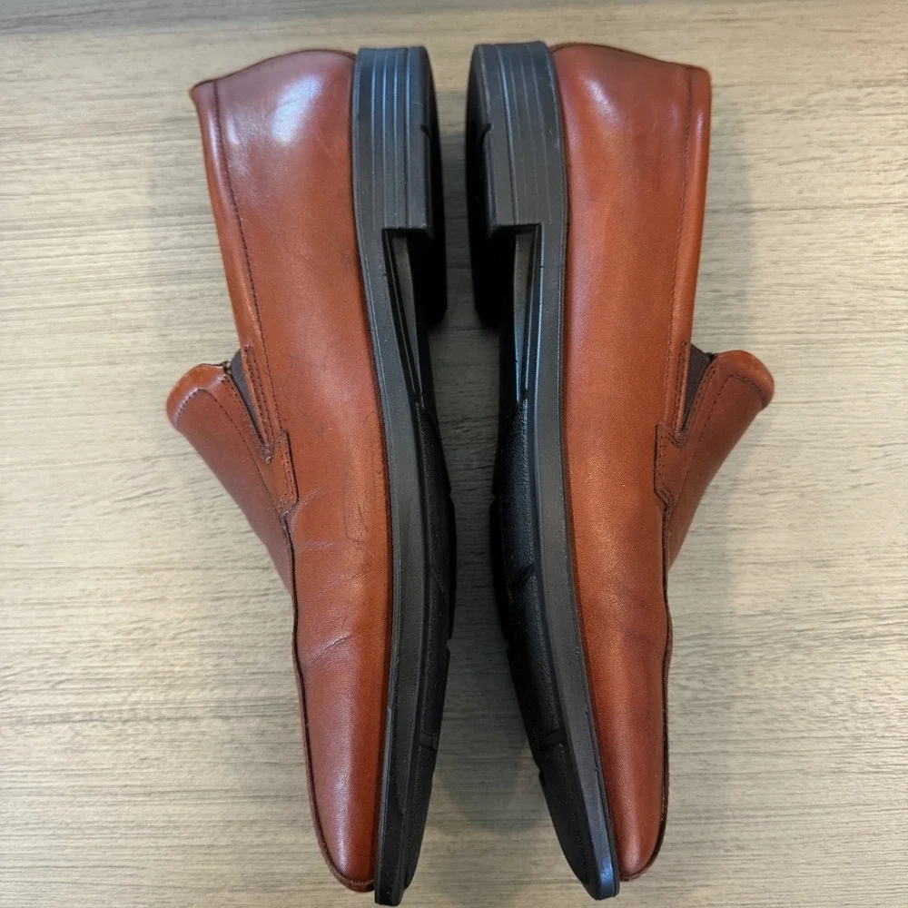 ECCO Helsinki Men 9‎ M Cognac Brown Leather Slip On Loafers Square Apron Toe